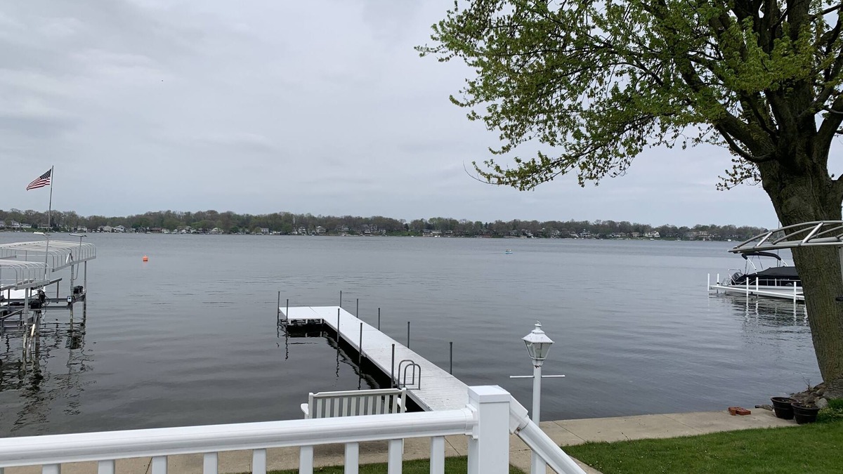 Syracuse House | Syracuse lake front