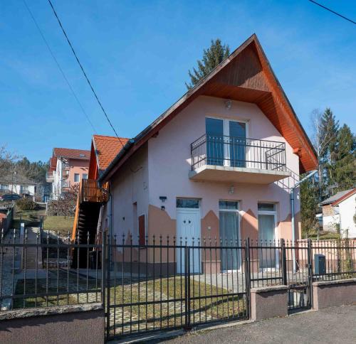 Bukkszek Apartment | Szent Anna Vendégház