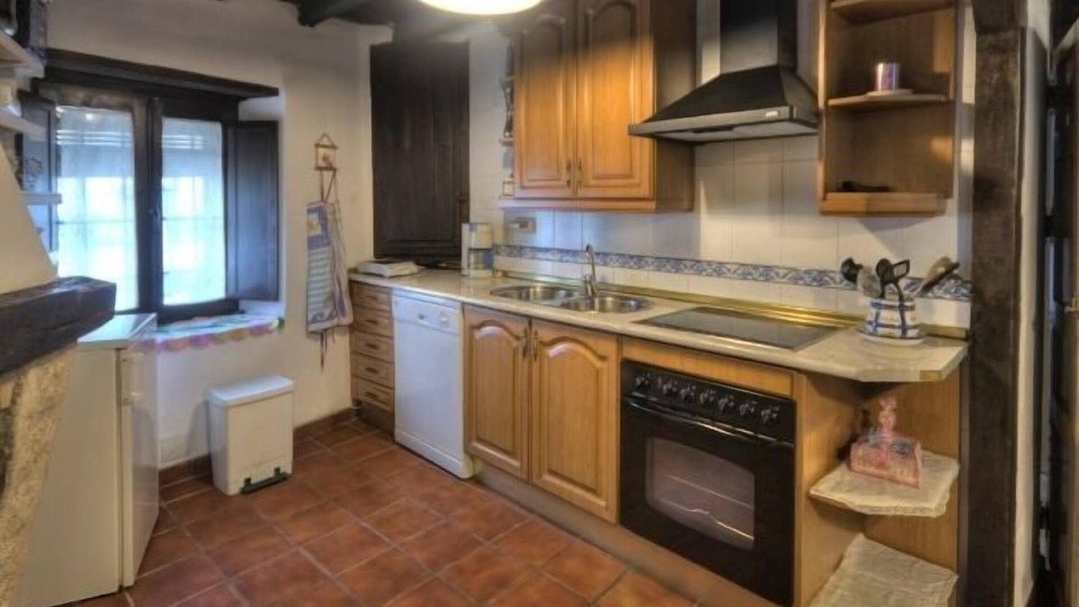 Villar de Plasencia Cottage | Tía Emilia's House for 10 people
