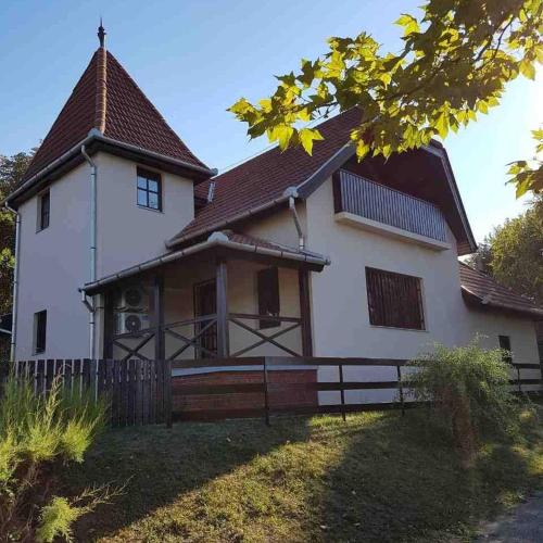 Mezotur House | Tó úti Vendégház