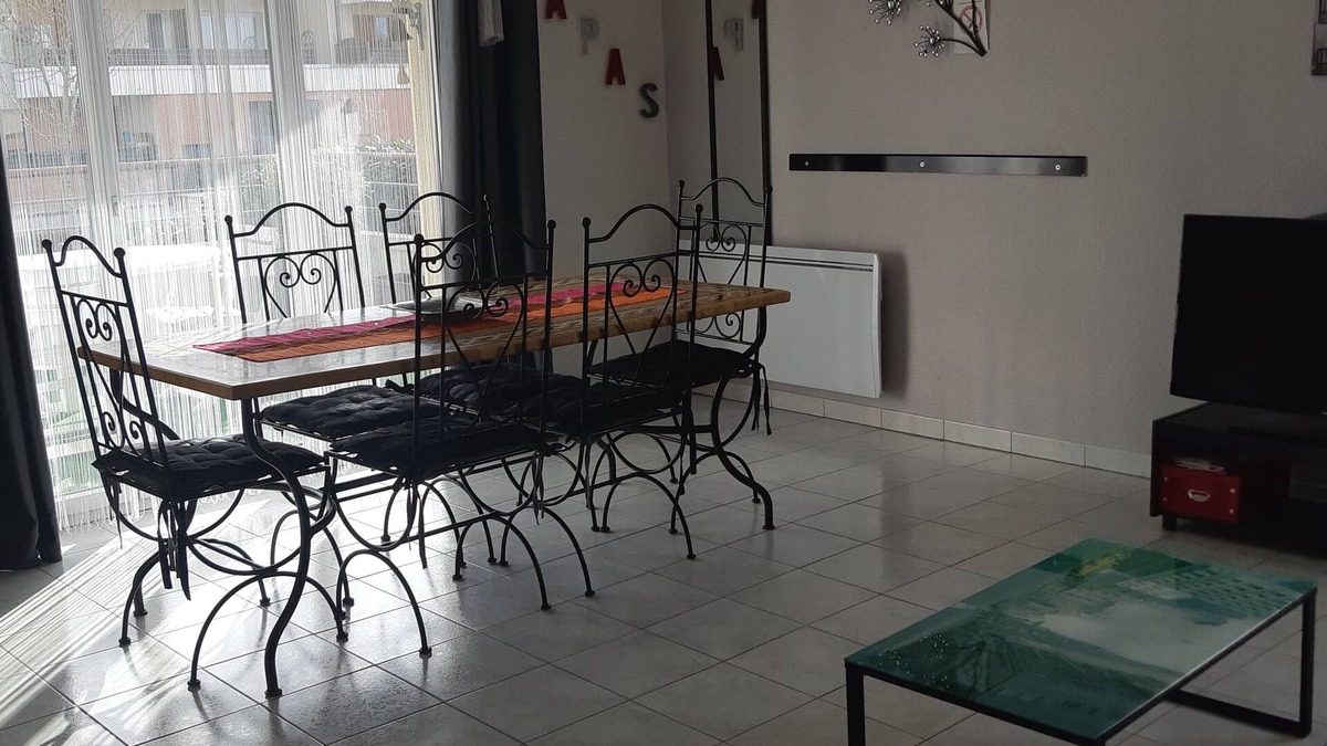 Leguevin Apartment | T 2 suburban furniture of TOULOUSE (10mn cu center town)