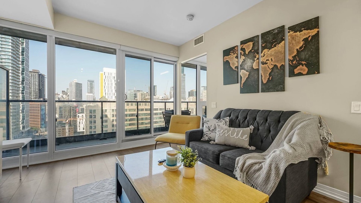 Garden District Condo | T Dot Views & Cozy 2BR Stay