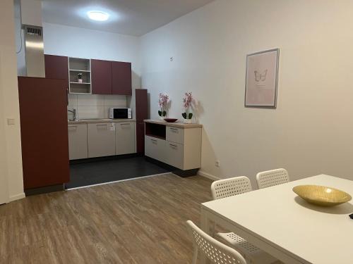 Solingen Apartment | T&K Apartments- 2 Room Apartment - Heart of Solingen - Private parking