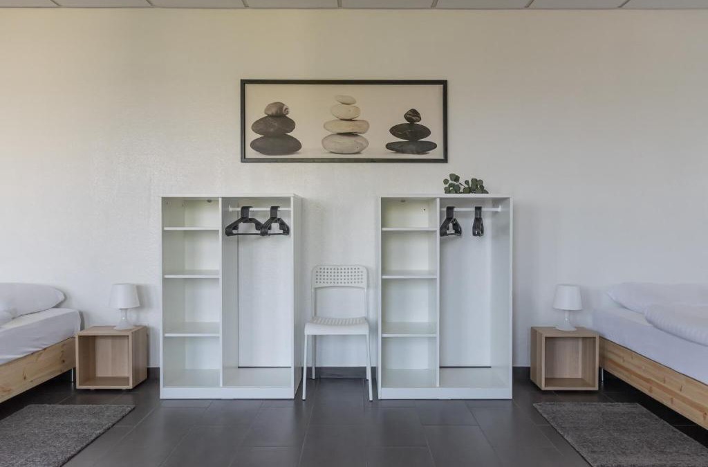 Norf Apartment | T&K Apartments 6 and 10 Room Apartment in Neuss for big Groups 22min to Fair DUS