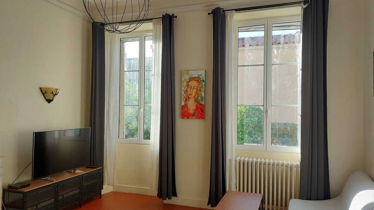 Gardanne Apartment | T1 Private terrace Enclosed parking Fibre