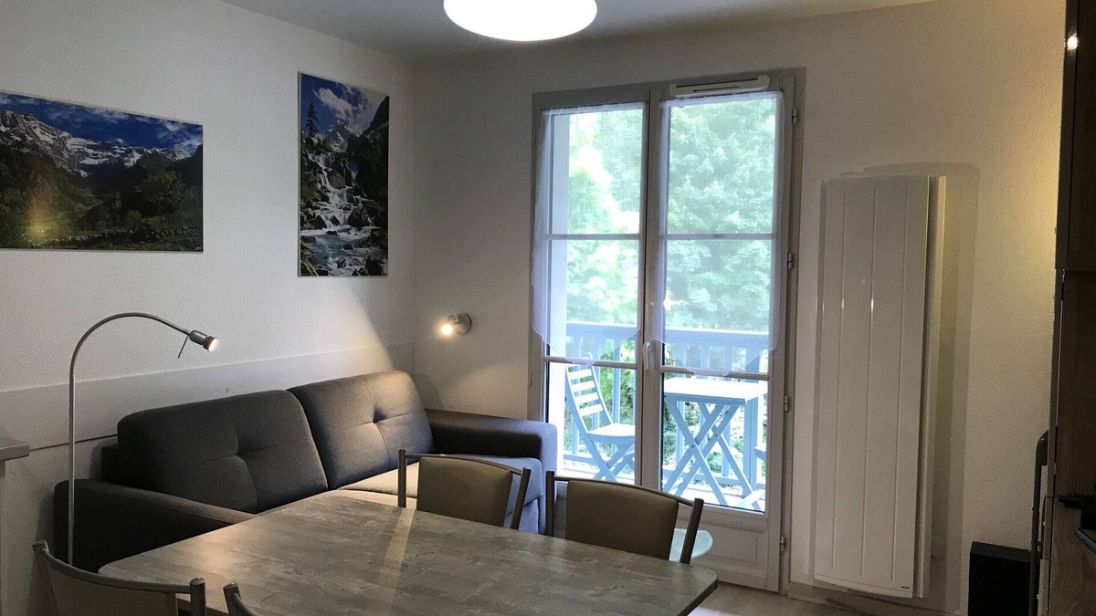 Cauterets Apartment | T2 +alcove, récent 4/5 pers. Parking. Balcon. Wifi
