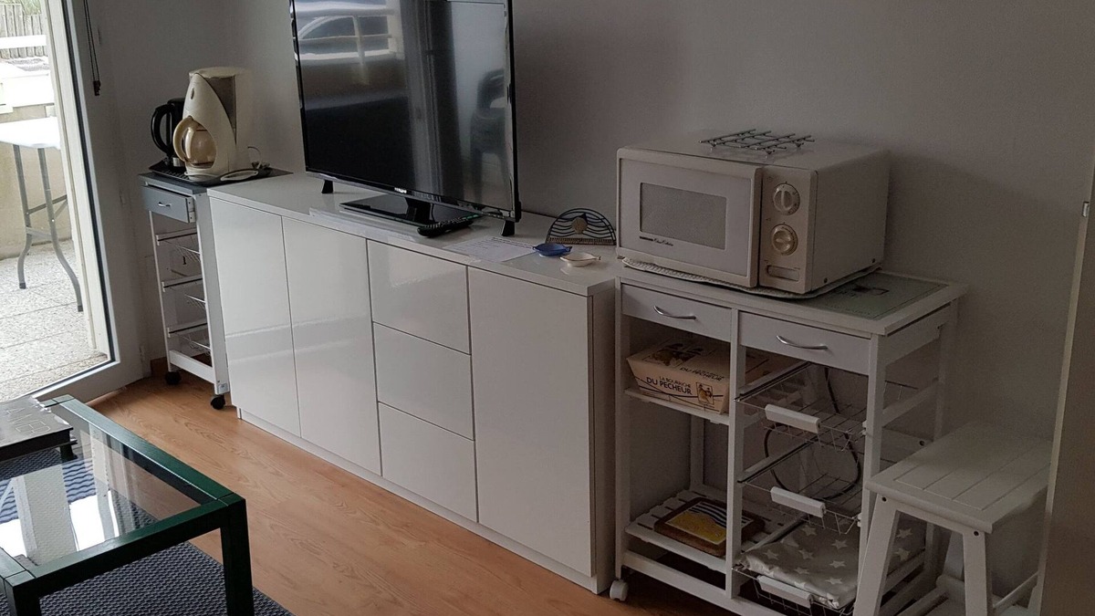 Fort-Mahon-Plage Apartment | T2 apartment + cabin area in the immediate vicinity of the beach. Parking space