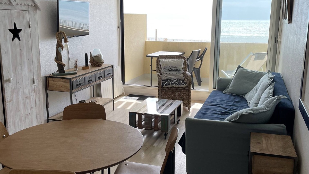 Lacanau-Ocean Apartment | T2 apartment facing the sea, with direct access to the beach