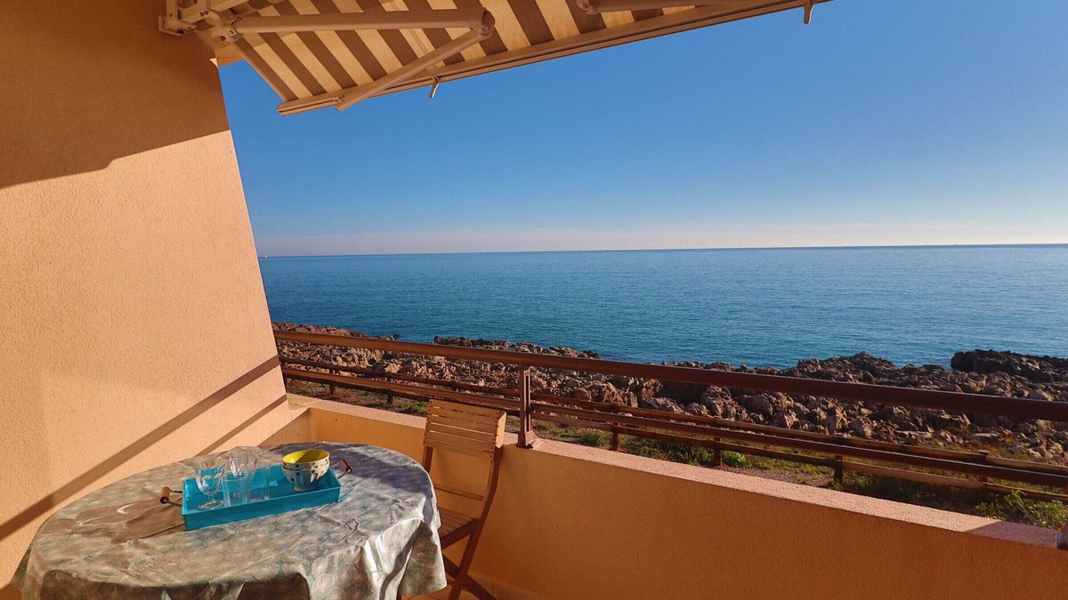 Montpellier Apartment | T2 Apartment with WIFI, seafront, terrace, parking