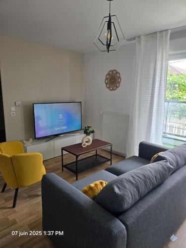 Villeurbanne Apartment | T2 cosy, calme avec balcon et parking
