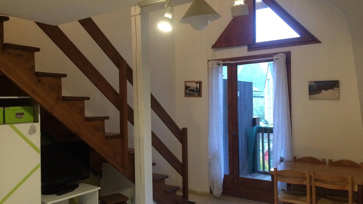 Bagneres-de-Luchon Apartment | T2 Duplex Apartment Cabin at the foot of the cable car (parking, cellar)