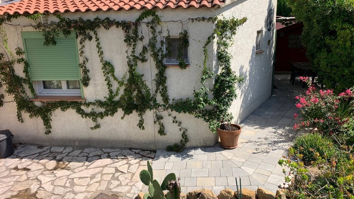 Istres House | T2 house "le Cabanon Joli" ideal for business trips or holidays