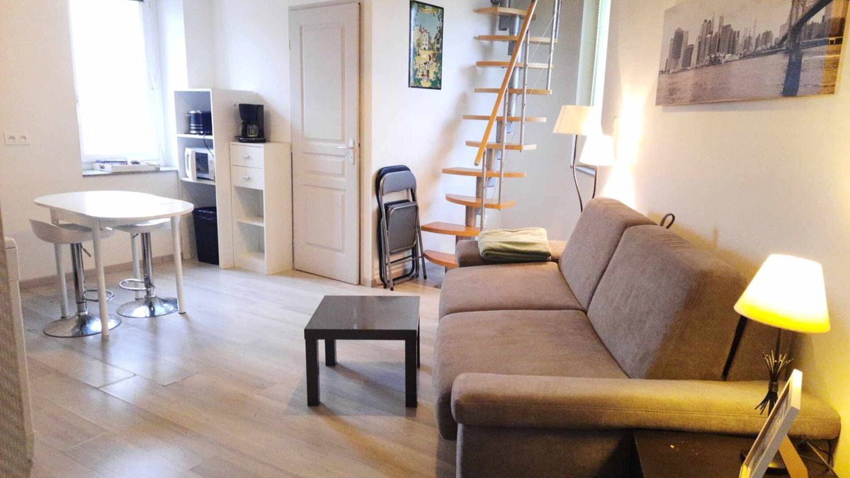 Saint-Paul-Trois-Chateaux Apartment | T2 Mezzanine Historic Center