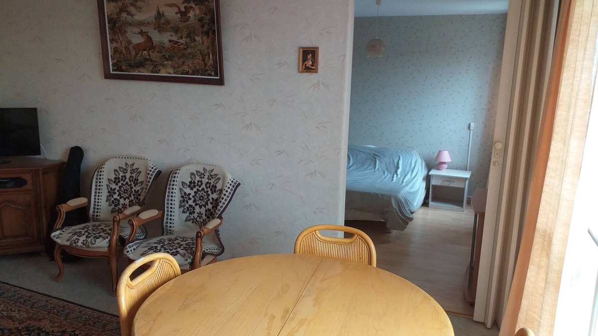 Saint-Lo Apartment | T2 near the center, the swimming pool and a leisure park. All shops 2 minutes away.