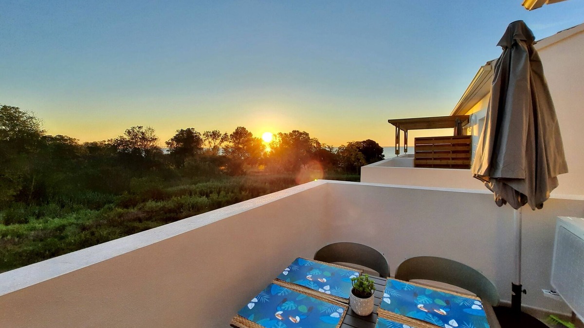 Bravone Apartment | T2 neuf-VUE MER-CLIMATISE-WIFI-PISCINE- 4 personnes-Classé 3*