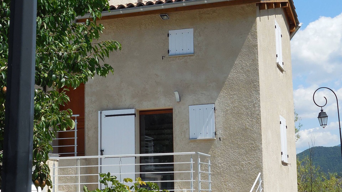 Draix Apartment | T2 new prox design. Digne (04) 4 pers. Garage, Garden
