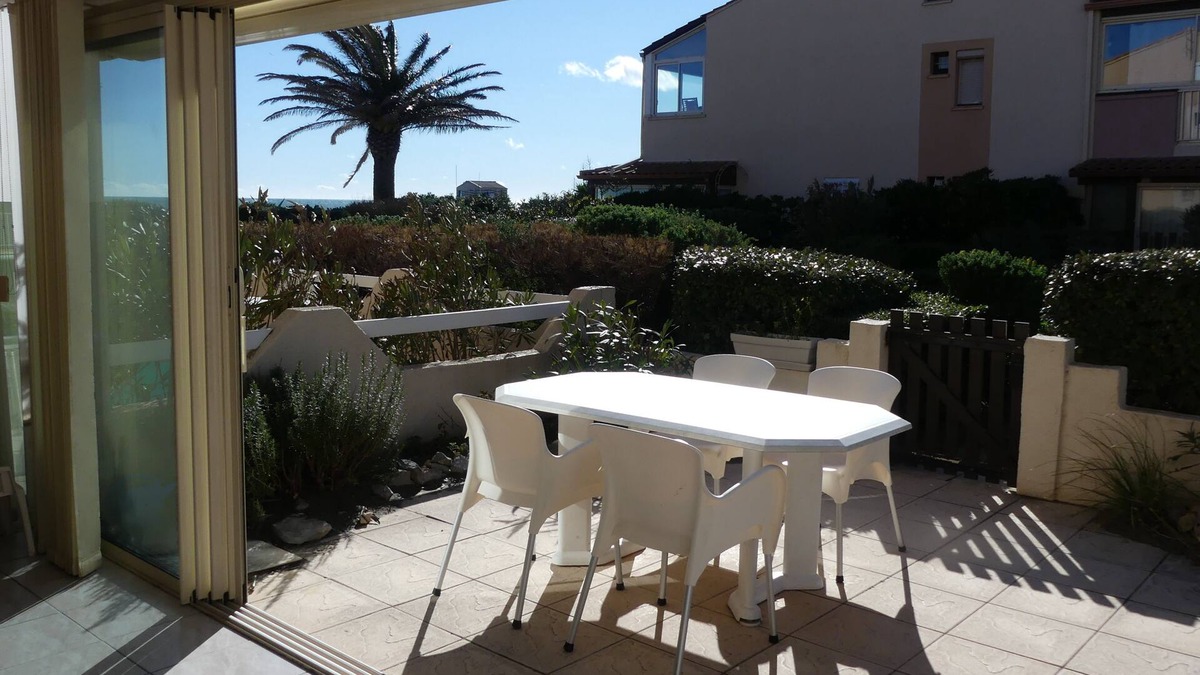 Les Ayguades Apartment | T2 sea view garden level direct access to Les Ayguades Gruissan beach
