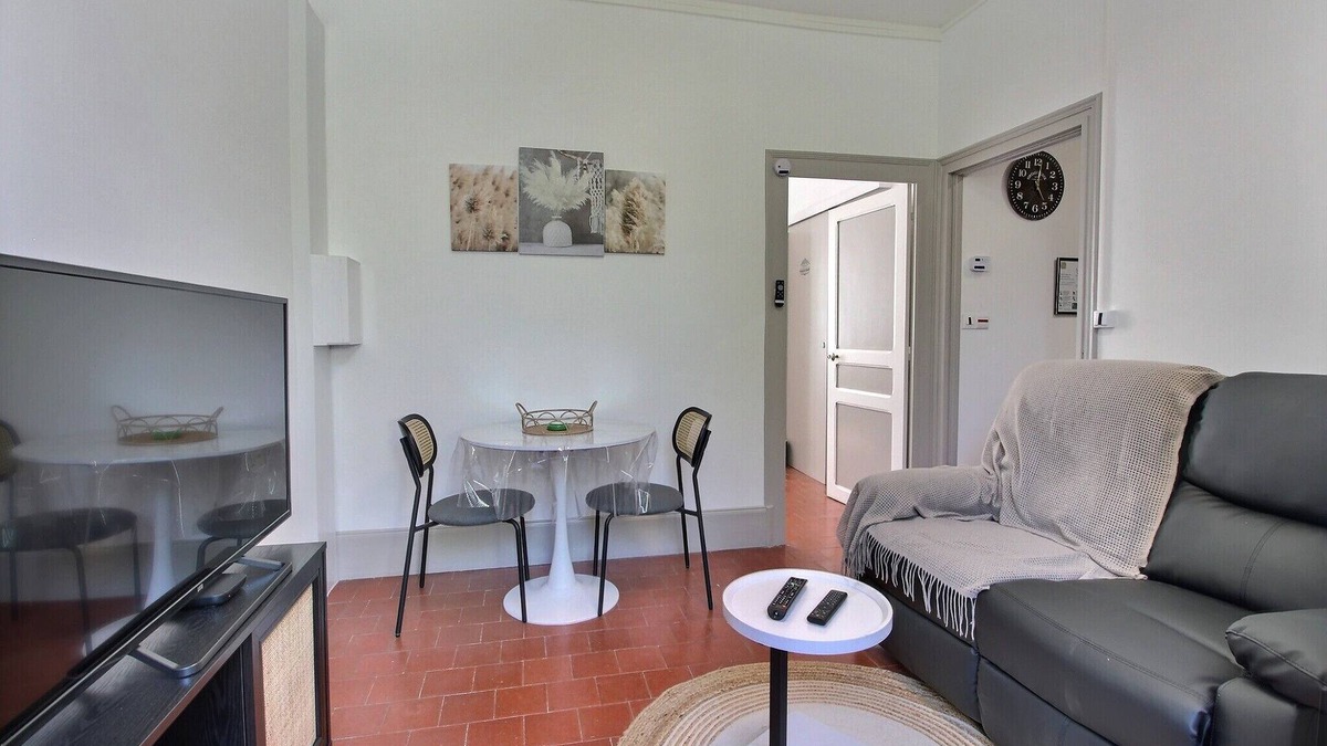 Saint-Honore-les-Bains Apartment | T2 single-storey (no works) with private terrace and veranda