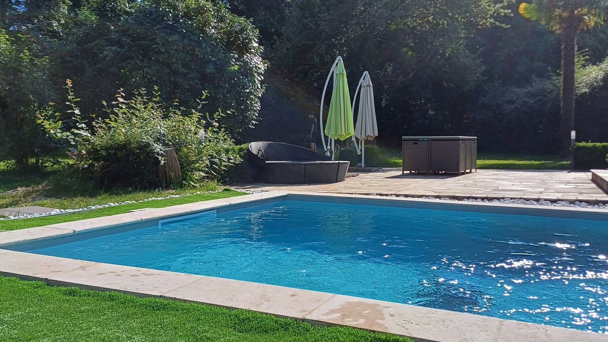 Saint-Sebastien-sur-Loire Ski Chalet | T2 Spacieux de 31 m2, Rénové, 1 Chambre, 1 Cuisine Salon, 1 sdb et WC Séparé