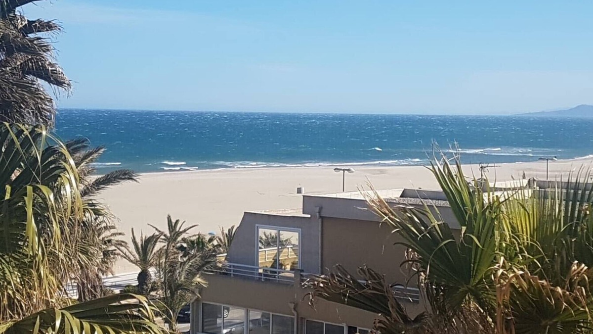 La Cote Radieuse Apartment | T2 STANDING 4 * sea front, 44m2 beach edge (20m) 4 people, 1 bedroom, WIFI FREE