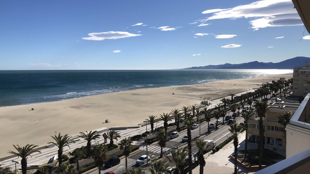 La Cote Radieuse Apartment | T2 standing 4 * crossing 44m2 on the beach (20m) 4 pers 1 bedroom, 7 Etg, free WIFI
