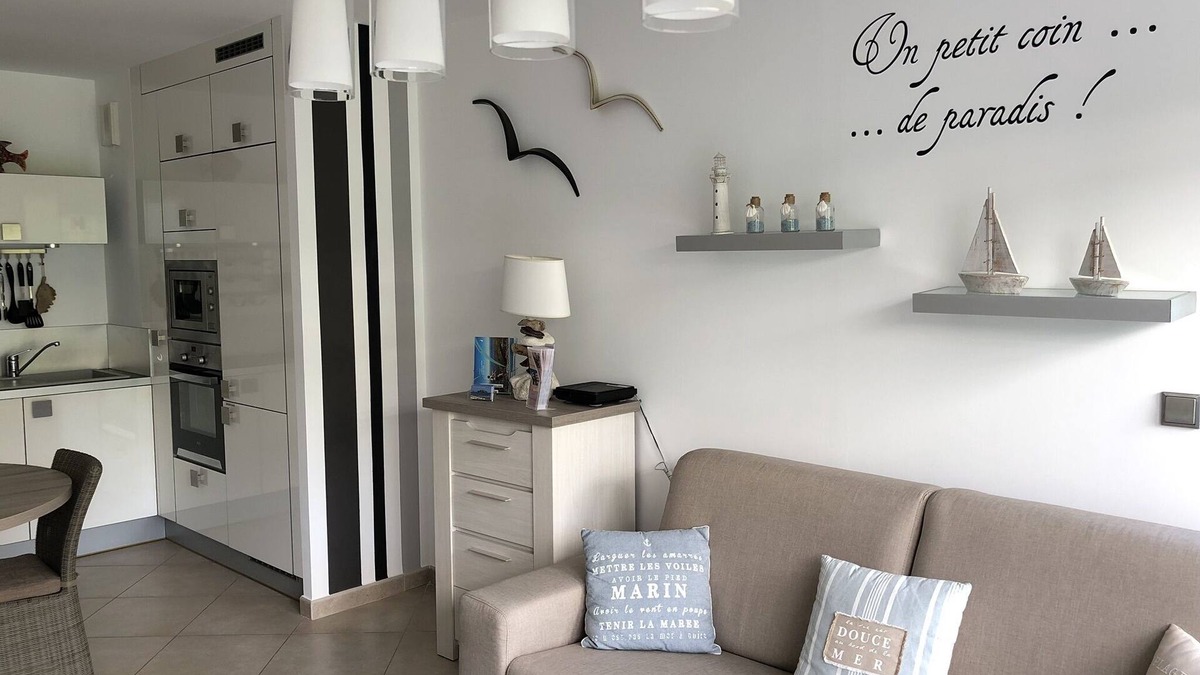 Calvi Apartment | T2 standing in quiet area. Magnificent mountain view.