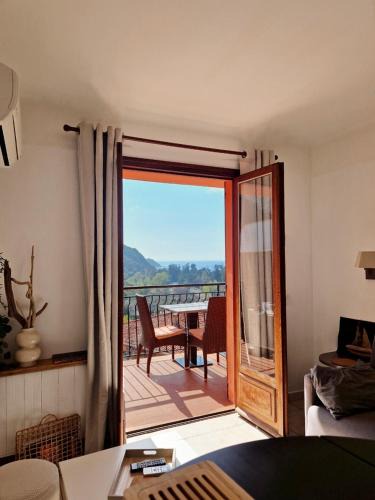 Porto Apartment | T2 vue mer & montagnes au cœur du golfe de Porto classé à "l'UNESCO "