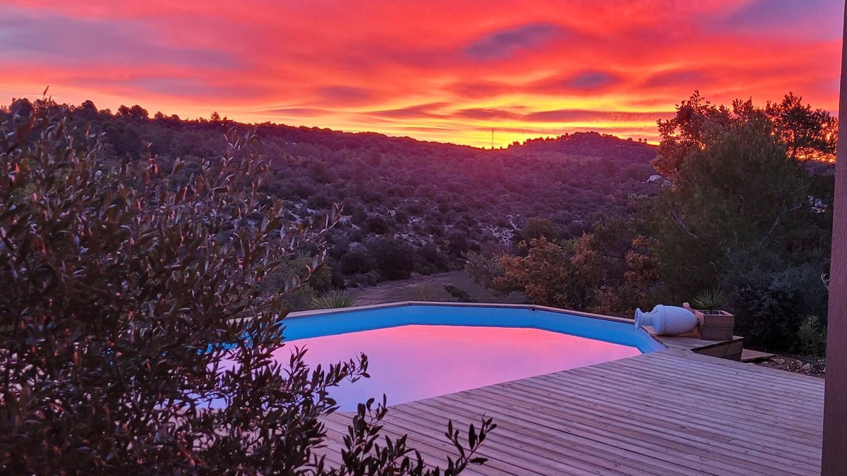 Saint-Julien House | T2 with swimming pool in the heart of the pines
