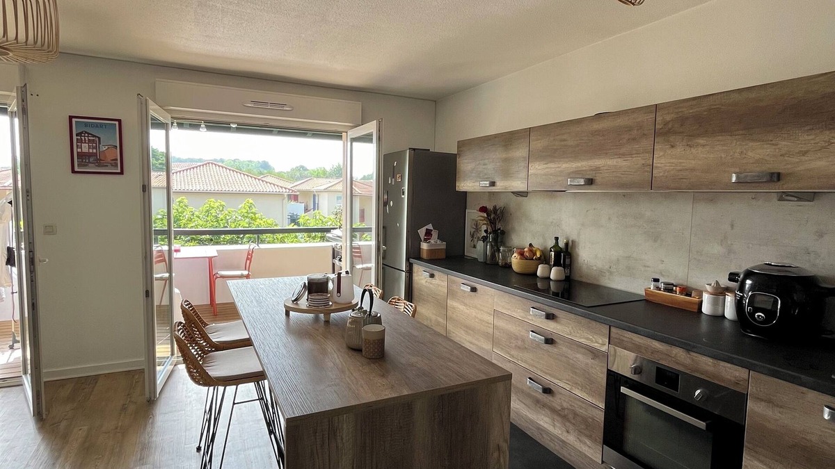 Anglet Apartment | T2Anglet Brindos district quiet Basque residence with trees and swimming pool