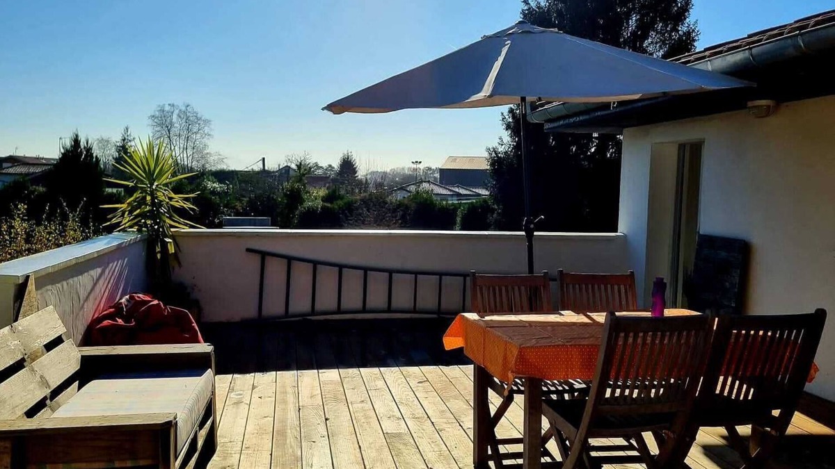 Bayonne Apartment | T3-75m2 +40m2 TERRACE on 1st floor of a house +Private GARDEN and PARKING AREA