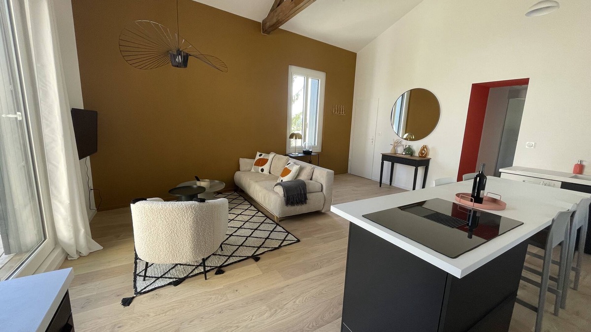 Clapiers Apartment | T3 apartment in traditional stone Mediterranean farmhouse
