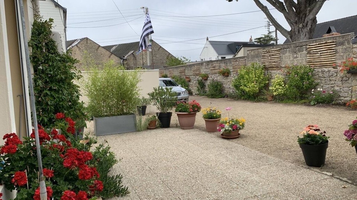 Batz-sur-Mer Apartment | T3 apartment of 50 m2 with large courtyard, quiet close trade and beaches