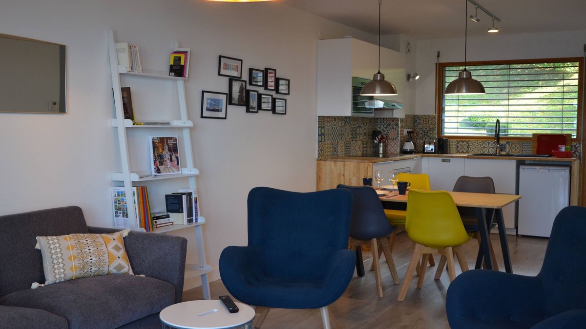 Evian-les-Bains Apartment | ⭐️⭐️⭐️ T3 apartment - superb lake view, close to the center, thermal baths, pier