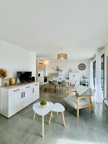 Villeneuve-les-Maguelone Apartment | T3 cosy proche mer avec Parking