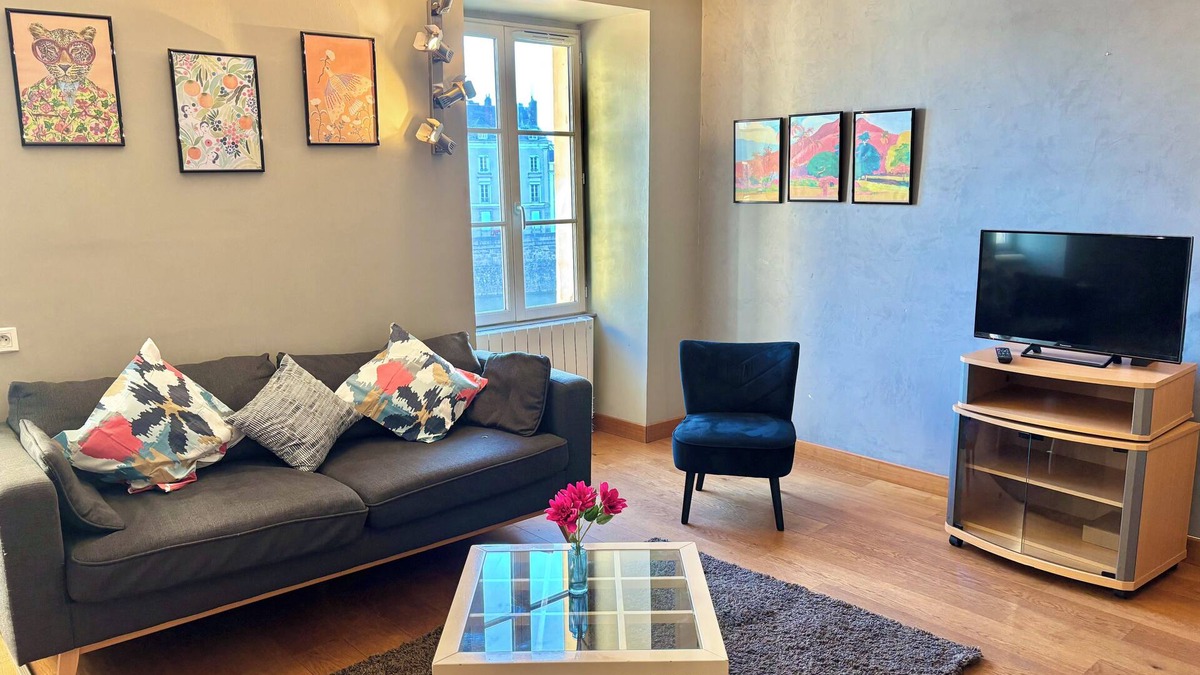 Centre-ville rive gauche Apartment | T3 Duplex 60m² ~ 2 bedrooms ~ Mayenne view