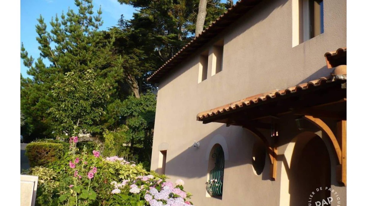 La Baule-Escoublac House | T3 DUPLEX, enclosed garden, very quiet, 5 min from the beach and shops