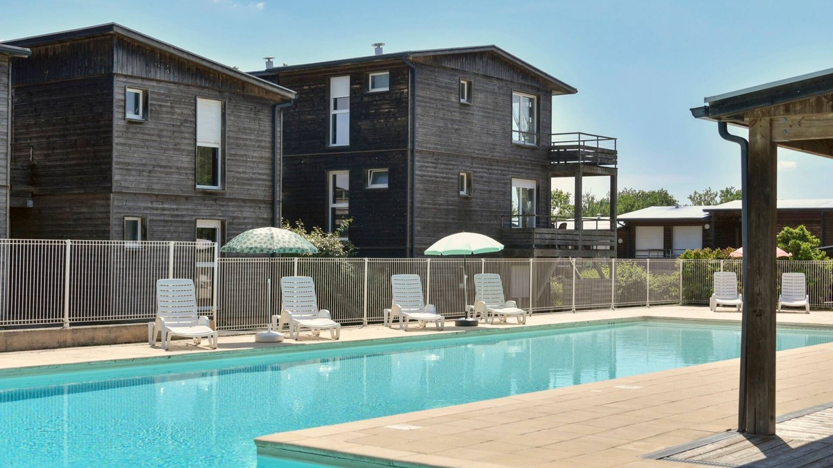 Montreal Condo | T3 duplex familial avec terrasse | Piscine