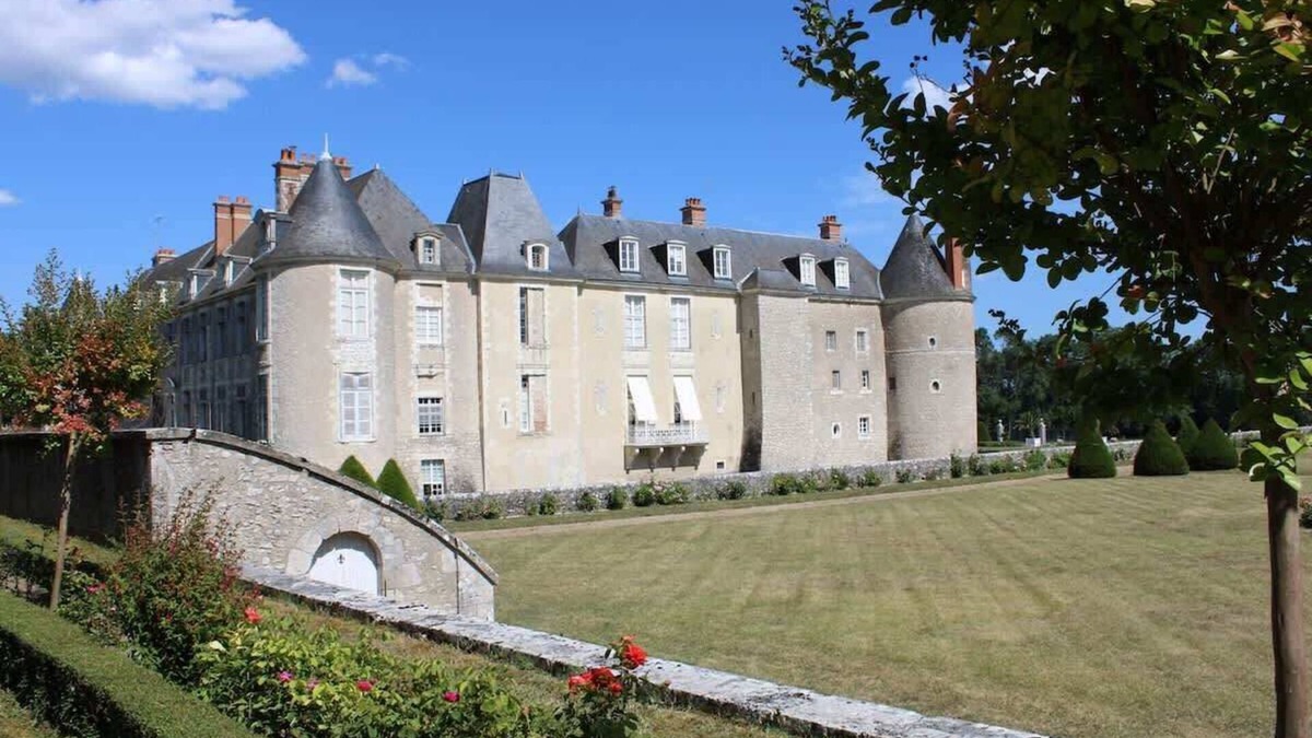 Avaray Apartment | T3 for 5 - Château Turret near Chambord