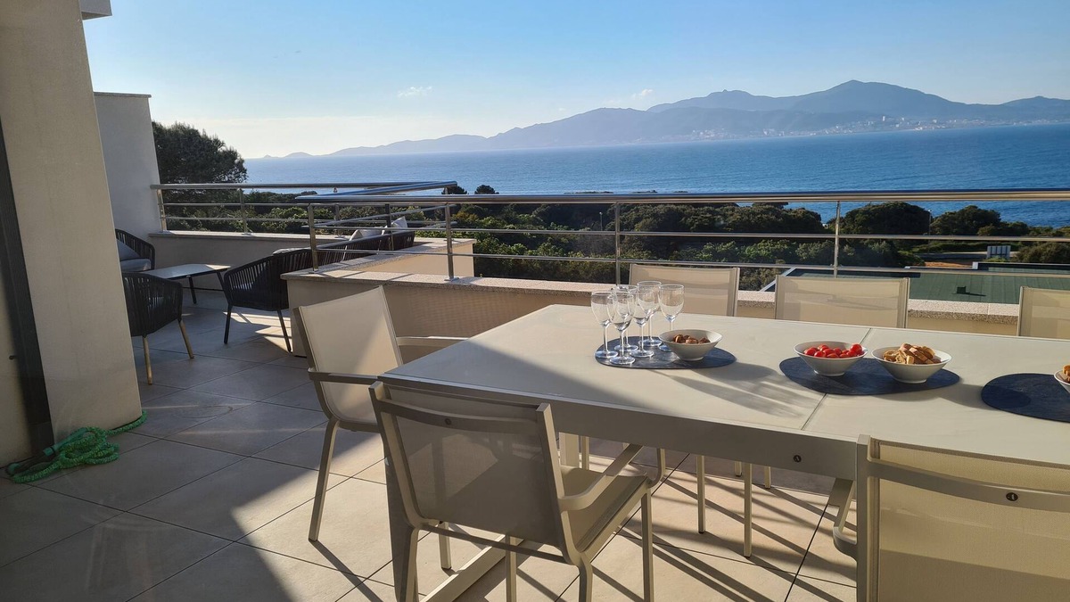 Pietrosella Apartment | T3 Neuf Design vue mer Panoramique , Crique à 100m