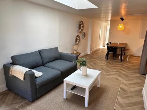 Chateauvert Apartment | T3 Neuf et climatisé - Proche de la gare