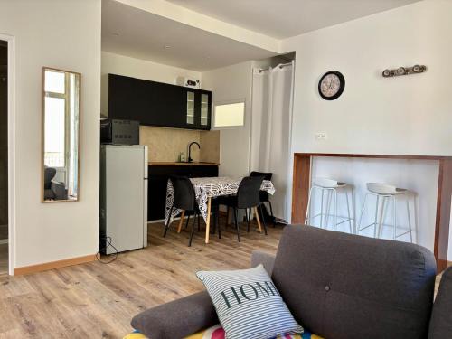 Les Platanes Apartment | T3 rénové climatisé Centre historique de Perpignan quartier Castillet