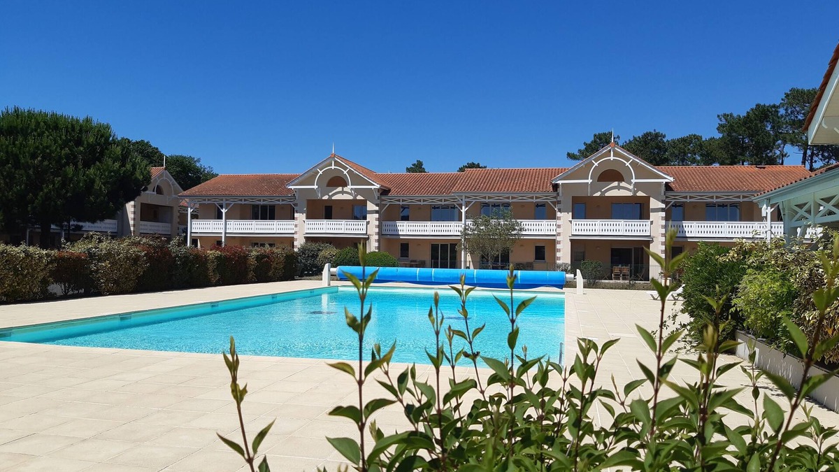 Soulac-sur-Mer Apartment | T3 Résid 3 * pool tennis sauna 10mn beaches