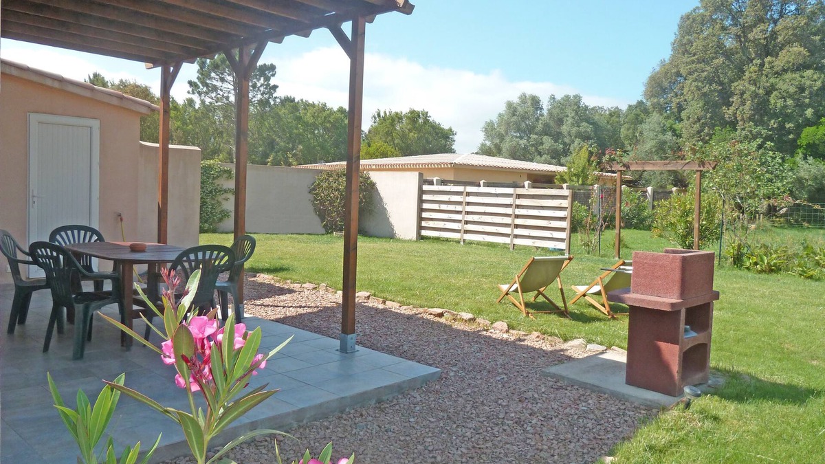 Arca House | T3 villa les oliviers with garden, air conditioning, wifi and barbecue