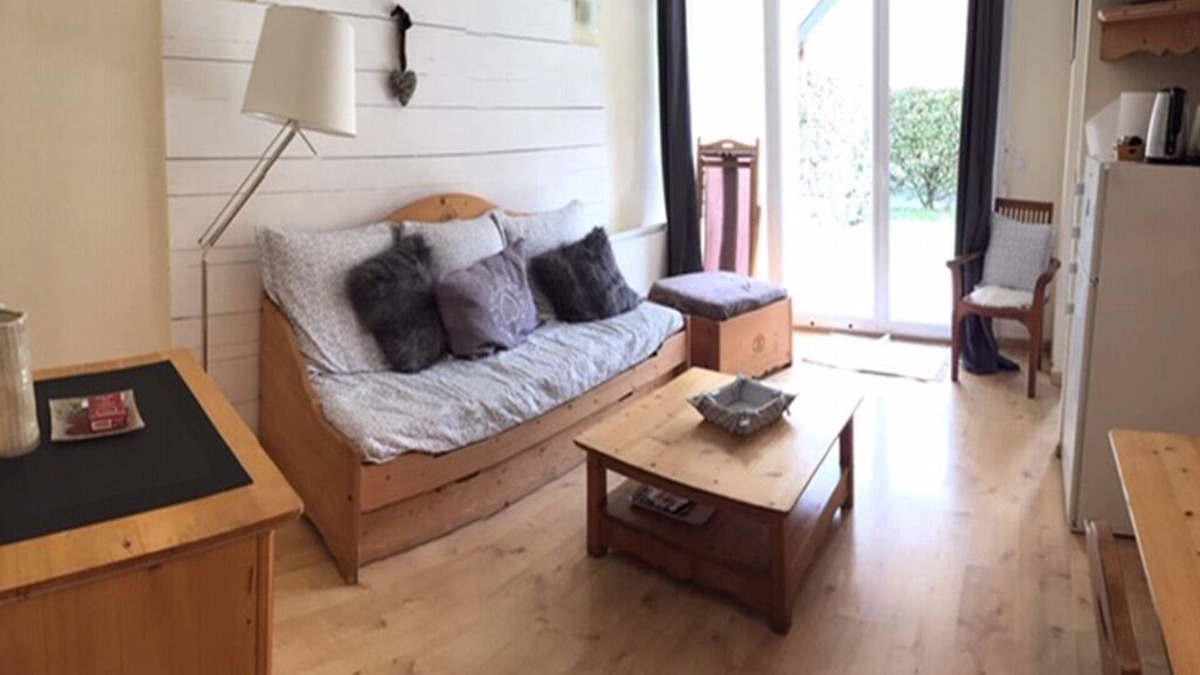 Bagneres-de-Luchon Apartment | T3 with summer pool garden