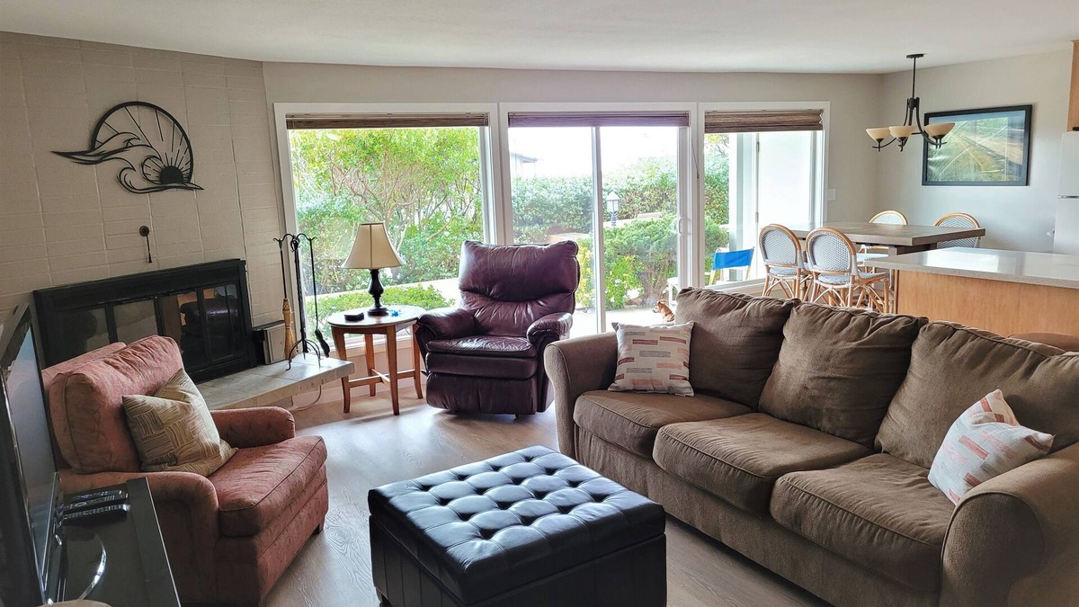 Gearhart Condo | T433 1st Floor pet friendly unit 2 bedroom, No cleaning fees