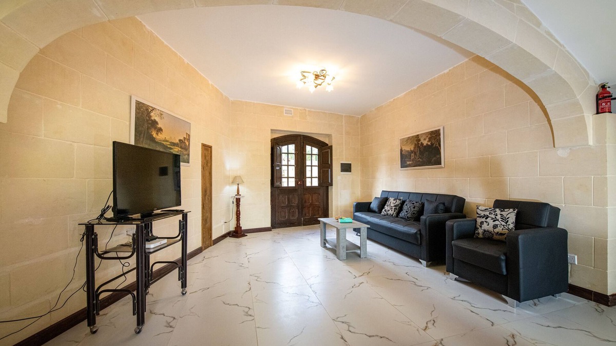 Kercem Apartment | Ta' Pepp Newly Rustic maisonette in the counrty side. Value for money.