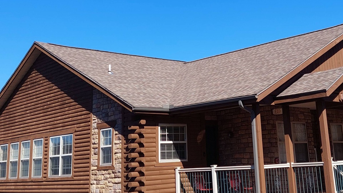 Indian Point Cabin | Table Rock Lake Walk-in Log Cabin by Silver Dollar City! Remodeled! Great Rates!