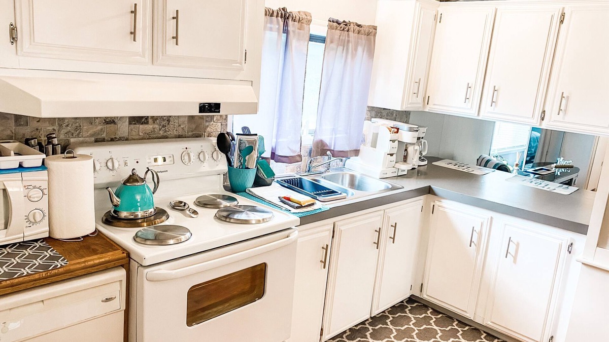 Midland House | Tacoma Hidden Gem 1Bed/1bath w/ Kitchen and Laundry