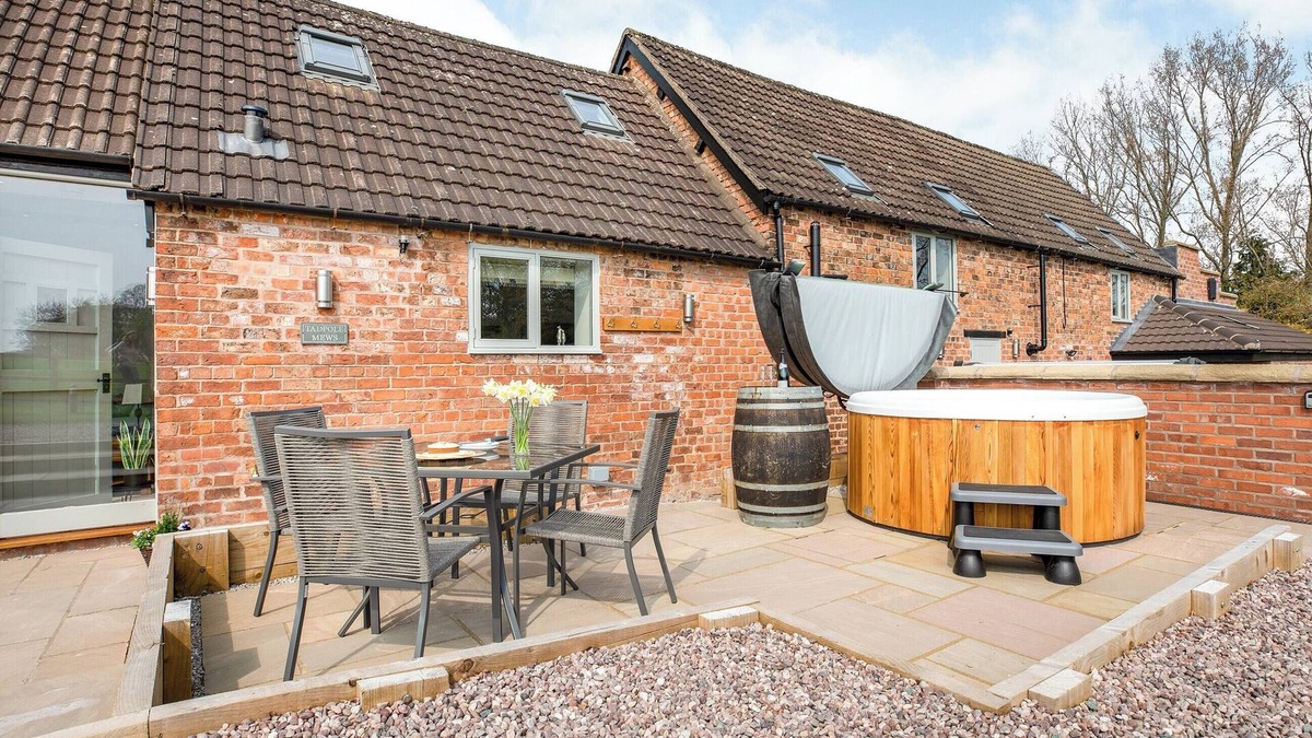 Tilston Cottage | Tadpole Mews at Frog Hall