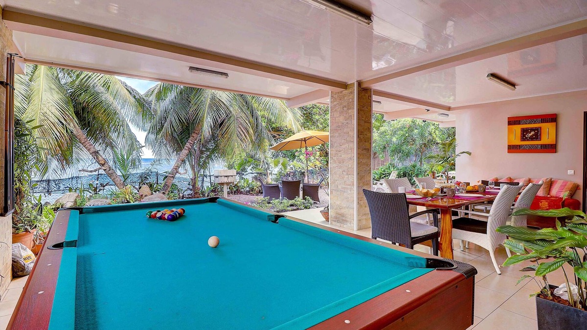 Arue House | Tahiti beach house, 3 bedrooms with AC, family friendly